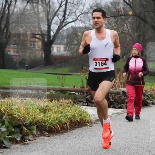 08.12.2024 - St. Pauli X-Mass-Run No. 14 Strokosch-Dieckow http://msf.ph/oto/7500632 08.12.2024 09:43:39 Laufen 14, 3164 meine-sportfotos.de