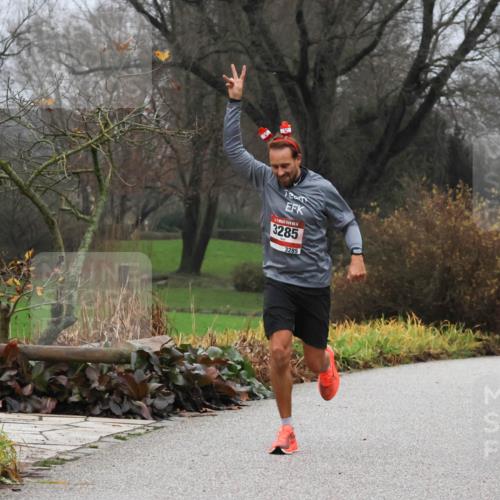 08.12.2024 - St. Pauli X-Mass-Run No. 14 Strokosch-Dieckow http://msf.ph/oto/7500666 08.12.2024 09:44:09 Laufen 14, 3285, 3285, 2 meine-sportfotos.de