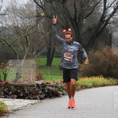 08.12.2024 - St. Pauli X-Mass-Run No. 14 Strokosch-Dieckow http://msf.ph/oto/7500671 08.12.2024 09:44:09 Laufen 3285, 3285, 14, 2 meine-sportfotos.de