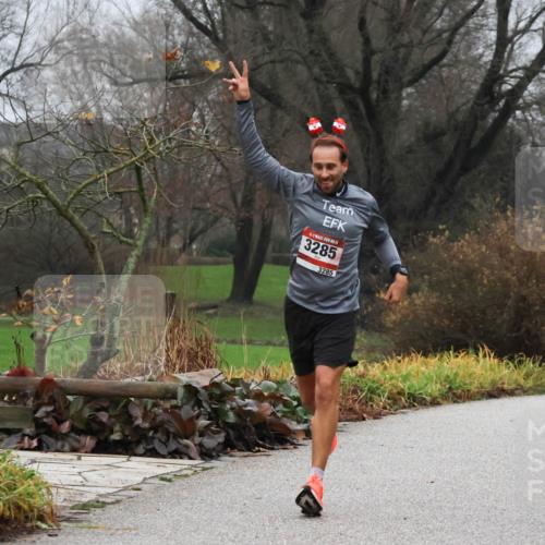 08.12.2024 - St. Pauli X-Mass-Run No. 14 Strokosch-Dieckow http://msf.ph/oto/7500677 08.12.2024 09:44:09 Laufen 3285, 3285, 14, 2 meine-sportfotos.de