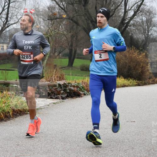 08.12.2024 - St. Pauli X-Mass-Run No. 14 Strokosch-Dieckow http://msf.ph/oto/7500685 08.12.2024 09:44:11 Laufen 14, 3285, 3285, 2 meine-sportfotos.de