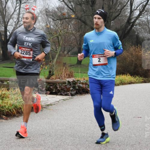 08.12.2024 - St. Pauli X-Mass-Run No. 14 Strokosch-Dieckow http://msf.ph/oto/7500692 08.12.2024 09:44:11 Laufen 3285, 3285, 2 meine-sportfotos.de