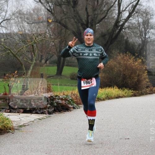 08.12.2024 - St. Pauli X-Mass-Run No. 14 Strokosch-Dieckow http://msf.ph/oto/7500708 08.12.2024 09:44:24 Laufen 1607, 1607, 111 meine-sportfotos.de