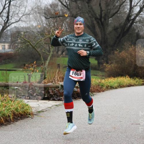 08.12.2024 - St. Pauli X-Mass-Run No. 14 Strokosch-Dieckow http://msf.ph/oto/7500723 08.12.2024 09:44:24 Laufen 1607, 1607 meine-sportfotos.de