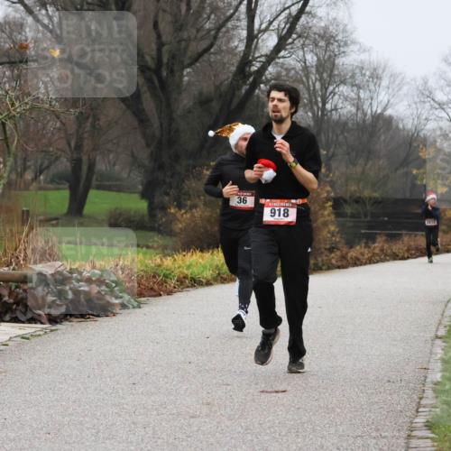 08.12.2024 - St. Pauli X-Mass-Run No. 14 Strokosch-Dieckow http://msf.ph/oto/7500741 08.12.2024 09:44:32 Laufen 36, 918, 2832 meine-sportfotos.de