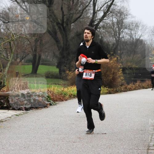 08.12.2024 - St. Pauli X-Mass-Run No. 14 Strokosch-Dieckow http://msf.ph/oto/7500755 08.12.2024 09:44:33 Laufen 30, 918, 2832 meine-sportfotos.de