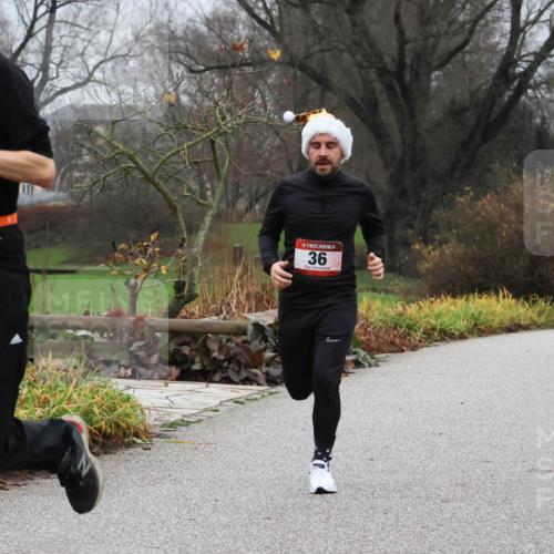08.12.2024 - St. Pauli X-Mass-Run No. 14 Strokosch-Dieckow http://msf.ph/oto/7500761 08.12.2024 09:44:34 Laufen 14, 918, 14, 36 meine-sportfotos.de