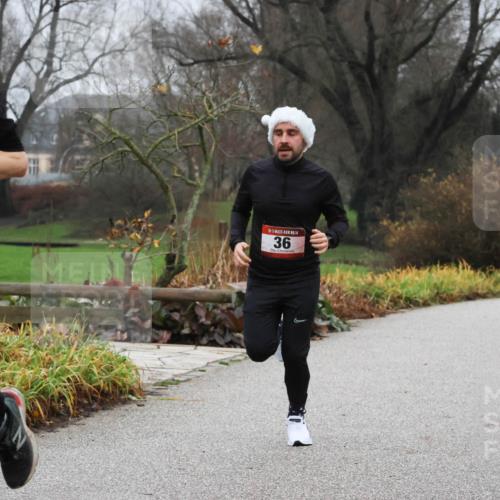 08.12.2024 - St. Pauli X-Mass-Run No. 14 Strokosch-Dieckow http://msf.ph/oto/7500765 08.12.2024 09:44:34 Laufen 14, 918, 14, 36 meine-sportfotos.de