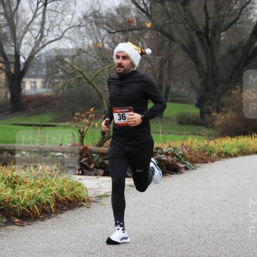 08.12.2024 - St. Pauli X-Mass-Run No. 14 Strokosch-Dieckow http://msf.ph/oto/7500776 08.12.2024 09:44:34 Laufen 14, 36 meine-sportfotos.de