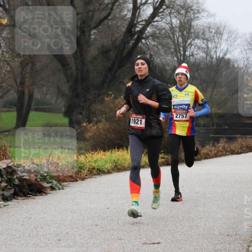 08.12.2024 - St. Pauli X-Mass-Run No. 14 Strokosch-Dieckow http://msf.ph/oto/7500815 08.12.2024 09:44:45 Laufen 1921, 2757 meine-sportfotos.de