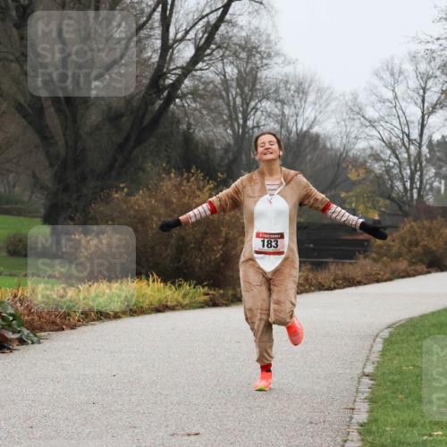 08.12.2024 - St. Pauli X-Mass-Run No. 14 Strokosch-Dieckow http://msf.ph/oto/7500898 08.12.2024 09:45:13 Laufen 183 meine-sportfotos.de