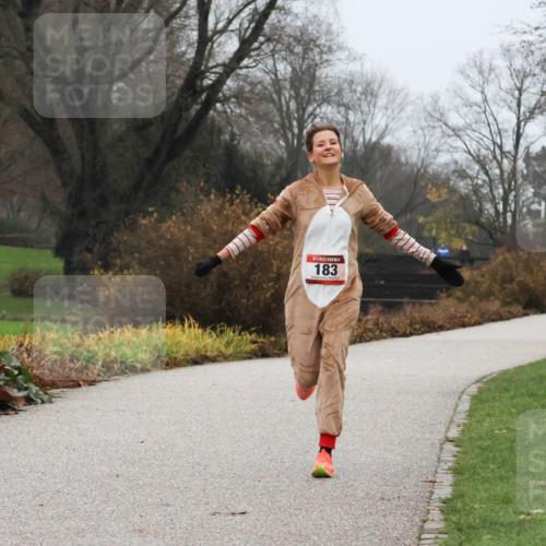 08.12.2024 - St. Pauli X-Mass-Run No. 14 Strokosch-Dieckow http://msf.ph/oto/7500909 08.12.2024 09:45:14 Laufen 183 meine-sportfotos.de