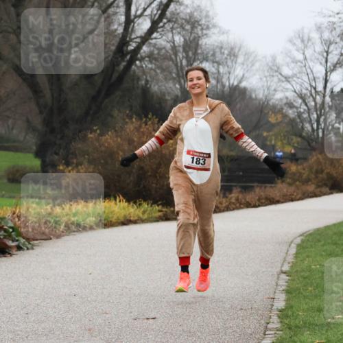 08.12.2024 - St. Pauli X-Mass-Run No. 14 Strokosch-Dieckow http://msf.ph/oto/7500917 08.12.2024 09:45:14 Laufen 183 meine-sportfotos.de