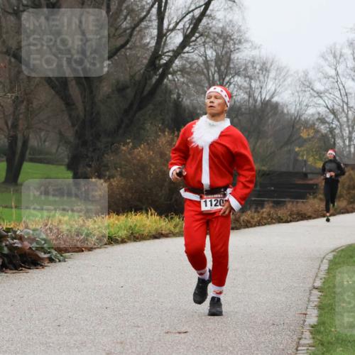 08.12.2024 - St. Pauli X-Mass-Run No. 14 Strokosch-Dieckow http://msf.ph/oto/7500919 08.12.2024 09:45:21 Laufen 1120 meine-sportfotos.de