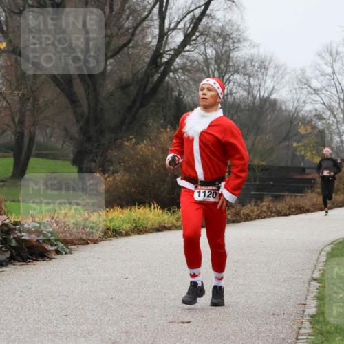 08.12.2024 - St. Pauli X-Mass-Run No. 14 Strokosch-Dieckow http://msf.ph/oto/7500922 08.12.2024 09:45:21 Laufen 1120 meine-sportfotos.de
