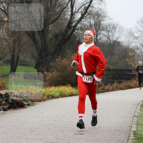08.12.2024 - St. Pauli X-Mass-Run No. 14 Strokosch-Dieckow http://msf.ph/oto/7500925 08.12.2024 09:45:21 Laufen 1120 meine-sportfotos.de