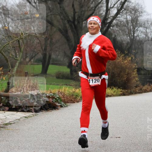 08.12.2024 - St. Pauli X-Mass-Run No. 14 Strokosch-Dieckow http://msf.ph/oto/7500930 08.12.2024 09:45:22 Laufen 14, 1120 meine-sportfotos.de