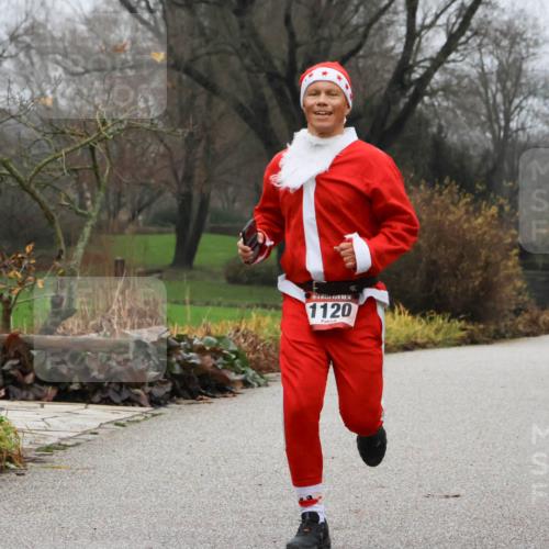 08.12.2024 - St. Pauli X-Mass-Run No. 14 Strokosch-Dieckow http://msf.ph/oto/7500935 08.12.2024 09:45:22 Laufen 14, 1120 meine-sportfotos.de