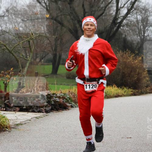 08.12.2024 - St. Pauli X-Mass-Run No. 14 Strokosch-Dieckow http://msf.ph/oto/7500937 08.12.2024 09:45:22 Laufen 14, 1120 meine-sportfotos.de