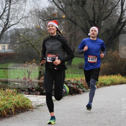 08.12.2024 - St. Pauli X-Mass-Run No. 14 Strokosch-Dieckow http://msf.ph/oto/7500944 08.12.2024 09:45:30 Laufen 14, 3385, 4, 3307, 2084 meine-sportfotos.de