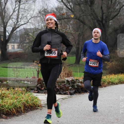 08.12.2024 - St. Pauli X-Mass-Run No. 14 Strokosch-Dieckow http://msf.ph/oto/7500952 08.12.2024 09:45:30 Laufen 14, 3505, 3307 meine-sportfotos.de