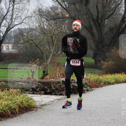 08.12.2024 - St. Pauli X-Mass-Run No. 14 Strokosch-Dieckow http://msf.ph/oto/7500976 08.12.2024 09:45:37 Laufen 2844 meine-sportfotos.de