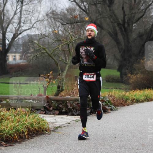 08.12.2024 - St. Pauli X-Mass-Run No. 14 Strokosch-Dieckow http://msf.ph/oto/7500983 08.12.2024 09:45:37 Laufen 14, 2844 meine-sportfotos.de