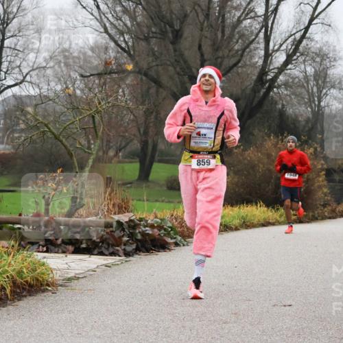 08.12.2024 - St. Pauli X-Mass-Run No. 14 Strokosch-Dieckow http://msf.ph/oto/7501044 08.12.2024 09:46:12 Laufen 859, 1948 meine-sportfotos.de