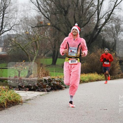 08.12.2024 - St. Pauli X-Mass-Run No. 14 Strokosch-Dieckow http://msf.ph/oto/7501045 08.12.2024 09:46:12 Laufen 859, 1948 meine-sportfotos.de