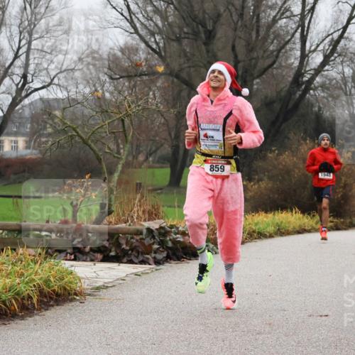 08.12.2024 - St. Pauli X-Mass-Run No. 14 Strokosch-Dieckow http://msf.ph/oto/7501053 08.12.2024 09:46:12 Laufen 859, 1948 meine-sportfotos.de