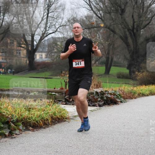 08.12.2024 - St. Pauli X-Mass-Run No. 14 Strokosch-Dieckow http://msf.ph/oto/7501110 08.12.2024 09:46:28 Laufen 341 meine-sportfotos.de
