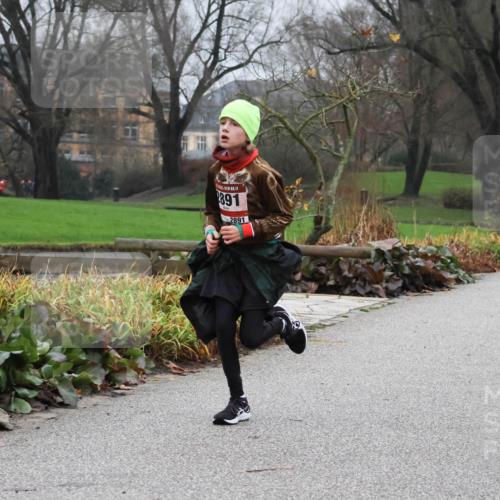 08.12.2024 - St. Pauli X-Mass-Run No. 14 Strokosch-Dieckow http://msf.ph/oto/7501126 08.12.2024 09:46:35 Laufen 891, 2891, 2588 meine-sportfotos.de