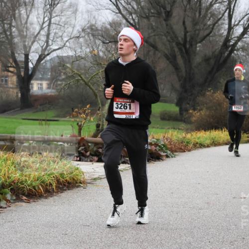 08.12.2024 - St. Pauli X-Mass-Run No. 14 Strokosch-Dieckow http://msf.ph/oto/7501143 08.12.2024 09:46:37 Laufen 14, 3261, 3261, 1863 meine-sportfotos.de