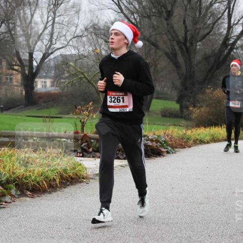 08.12.2024 - St. Pauli X-Mass-Run No. 14 Strokosch-Dieckow http://msf.ph/oto/7501146 08.12.2024 09:46:37 Laufen 14, 3261, 3261, 1863 meine-sportfotos.de