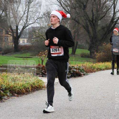 08.12.2024 - St. Pauli X-Mass-Run No. 14 Strokosch-Dieckow http://msf.ph/oto/7501148 08.12.2024 09:46:37 Laufen 14, 3261, 3261, 1863 meine-sportfotos.de