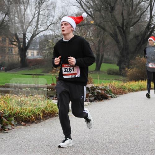 08.12.2024 - St. Pauli X-Mass-Run No. 14 Strokosch-Dieckow http://msf.ph/oto/7501152 08.12.2024 09:46:37 Laufen 3261, 3261, 1863 meine-sportfotos.de