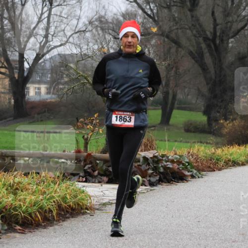 08.12.2024 - St. Pauli X-Mass-Run No. 14 Strokosch-Dieckow http://msf.ph/oto/7501166 08.12.2024 09:46:40 Laufen 14, 1863 meine-sportfotos.de