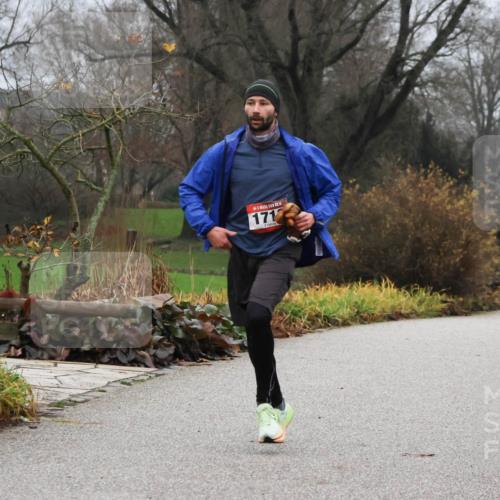 08.12.2024 - St. Pauli X-Mass-Run No. 14 Strokosch-Dieckow http://msf.ph/oto/7501172 08.12.2024 09:46:49 Laufen 171, 1946 meine-sportfotos.de