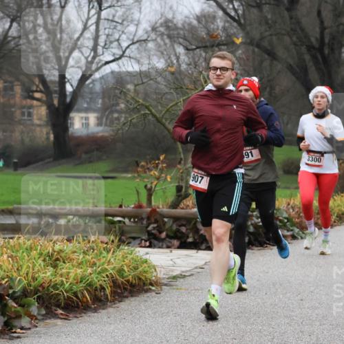 08.12.2024 - St. Pauli X-Mass-Run No. 14 Strokosch-Dieckow http://msf.ph/oto/7501220 08.12.2024 09:47:08 Laufen 907, 91, 3300, 88 meine-sportfotos.de