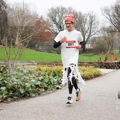 08.12.2024 - St. Pauli X-Mass-Run No. 14 Strokosch-Dieckow http://msf.ph/oto/7501236 08.12.2024 09:47:12 Laufen 14, 881 meine-sportfotos.de