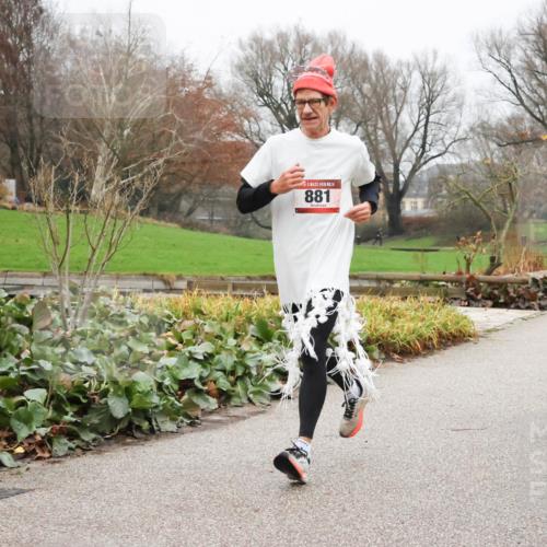 08.12.2024 - St. Pauli X-Mass-Run No. 14 Strokosch-Dieckow http://msf.ph/oto/7501240 08.12.2024 09:47:12 Laufen 14, 881 meine-sportfotos.de