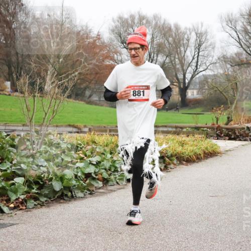 08.12.2024 - St. Pauli X-Mass-Run No. 14 Strokosch-Dieckow http://msf.ph/oto/7501242 08.12.2024 09:47:12 Laufen 14, 881 meine-sportfotos.de