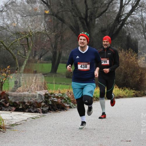 08.12.2024 - St. Pauli X-Mass-Run No. 14 Strokosch-Dieckow http://msf.ph/oto/7501244 08.12.2024 09:47:23 Laufen 14, 438, 799 meine-sportfotos.de