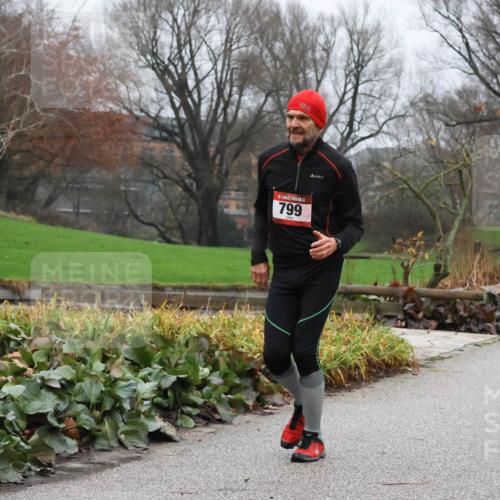 08.12.2024 - St. Pauli X-Mass-Run No. 14 Strokosch-Dieckow http://msf.ph/oto/7501260 08.12.2024 09:47:26 Laufen 7, 14, 799 meine-sportfotos.de