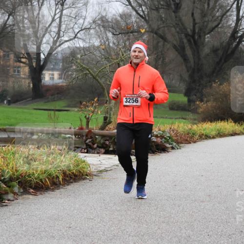 08.12.2024 - St. Pauli X-Mass-Run No. 14 Strokosch-Dieckow http://msf.ph/oto/7501323 08.12.2024 09:47:47 Laufen 14, 3256, 288 meine-sportfotos.de
