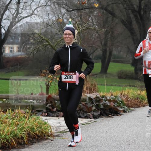 08.12.2024 - St. Pauli X-Mass-Run No. 14 Strokosch-Dieckow http://msf.ph/oto/7501346 08.12.2024 09:47:53 Laufen 14, 288, 420, 420 meine-sportfotos.de