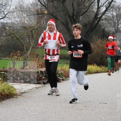 08.12.2024 - St. Pauli X-Mass-Run No. 14 Strokosch-Dieckow http://msf.ph/oto/7501349 08.12.2024 09:47:54 Laufen 420, 420, 316, 2, 3094, 291, 763, 755 meine-sportfotos.de