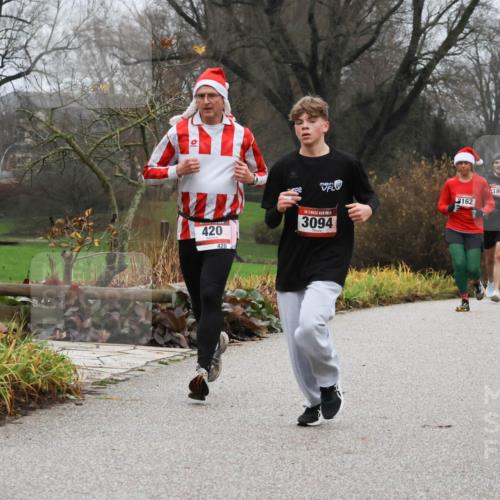 08.12.2024 - St. Pauli X-Mass-Run No. 14 Strokosch-Dieckow http://msf.ph/oto/7501354 08.12.2024 09:47:55 Laufen 420, 420, 1982, 3162, 3094, 755, 1291, 763 meine-sportfotos.de