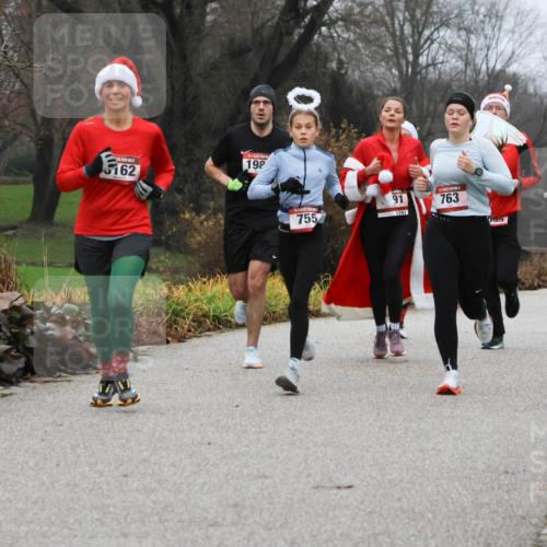 08.12.2024 - St. Pauli X-Mass-Run No. 14 Strokosch-Dieckow http://msf.ph/oto/7501364 08.12.2024 09:47:58 Laufen 162, 198, 755, 91, 1291, 763, 095, 1852 meine-sportfotos.de