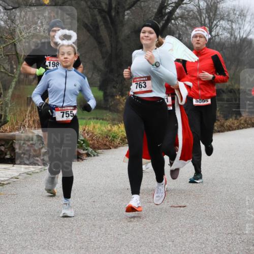 08.12.2024 - St. Pauli X-Mass-Run No. 14 Strokosch-Dieckow http://msf.ph/oto/7501385 08.12.2024 09:48:00 Laufen 14, 3162, 198, 755, 14, 763, 3095, 1852, 304, 91 meine-sportfotos.de